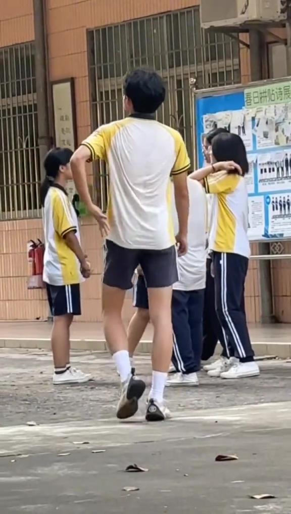 女生：自以為很帥系列
