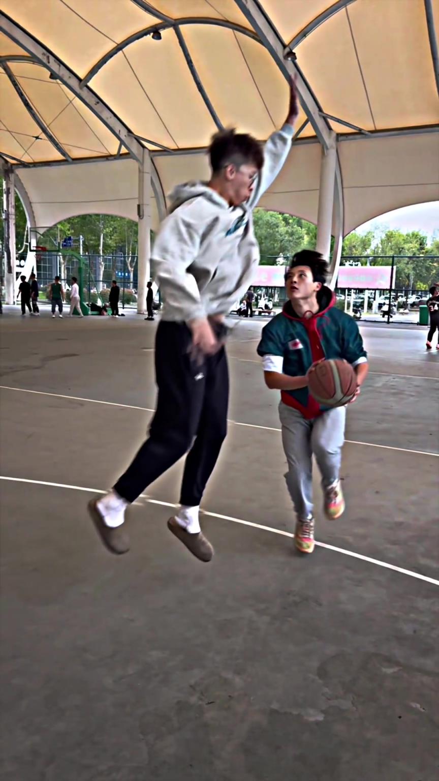 好像有点道理，脚确实没落地！