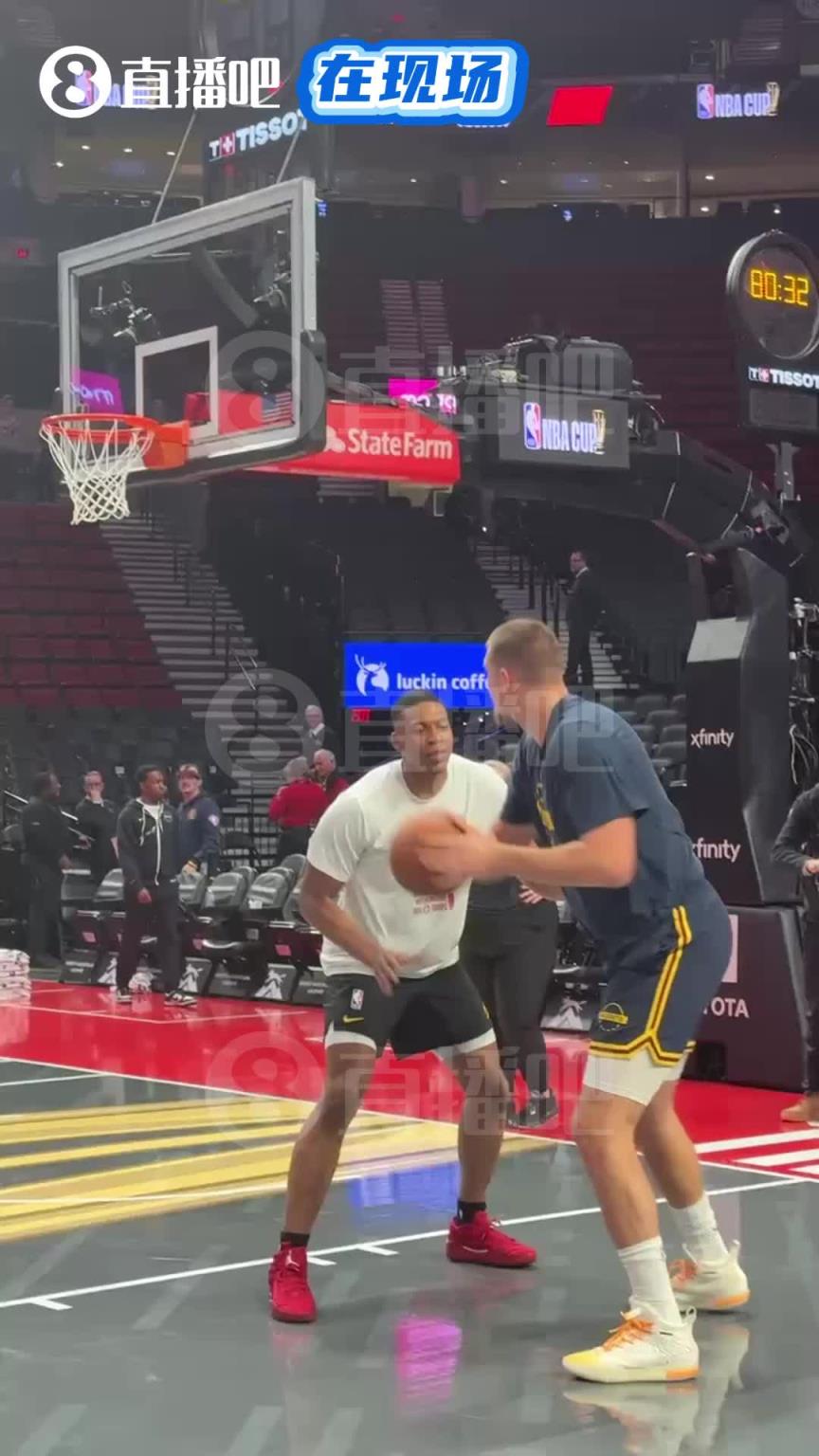 这技术真细腻!仔细观察小杨的偶像约基奇热身,也太丝滑了~ 这技术真细腻!仔细观察小杨的偶像约基奇热身,也太丝滑了~