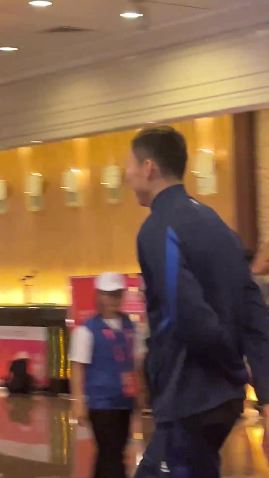 劲敌见面!哈哈哈哈哈 劲敌见面!哈哈哈哈哈