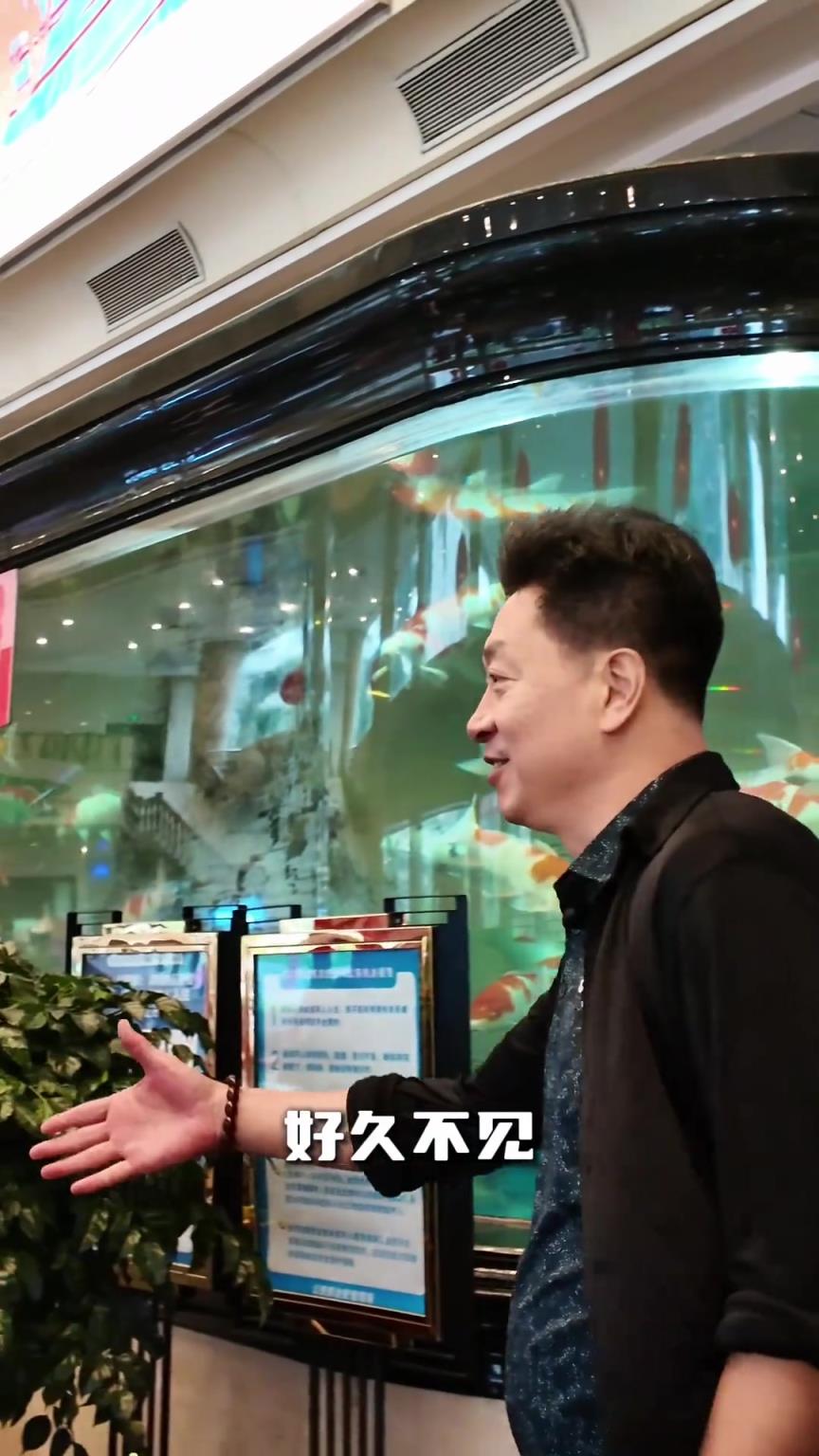 李春江&赵睿师徒相聚!球迷:回来带带宏远吧,都快废了! 李春江&赵睿师徒相聚!球迷:回来带带宏远吧,都快废了!