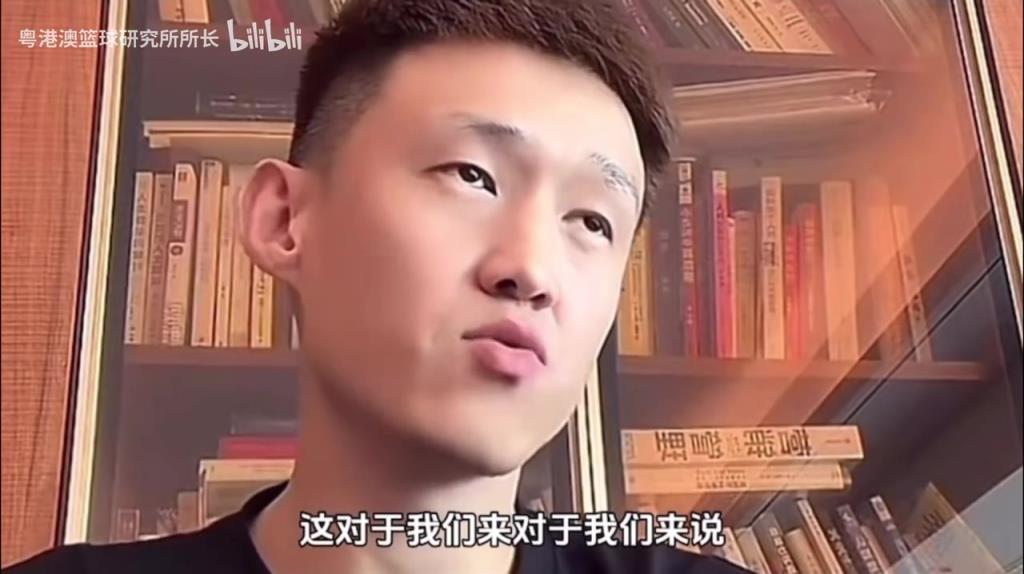 周鹏直播谈易建联:联哥很好,身材管理比当运动员时还要健康! 周鹏直播谈易建联:联哥很好,身材管理比当运动员时还要健康!