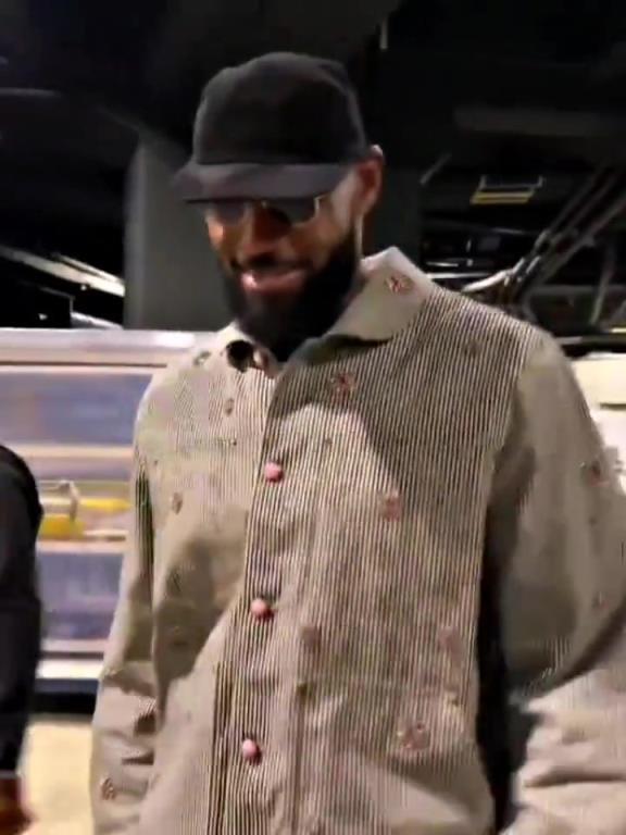 老詹谈首秀：能赢比赛总是很成功的，很幸运能够做我喜欢做的事！