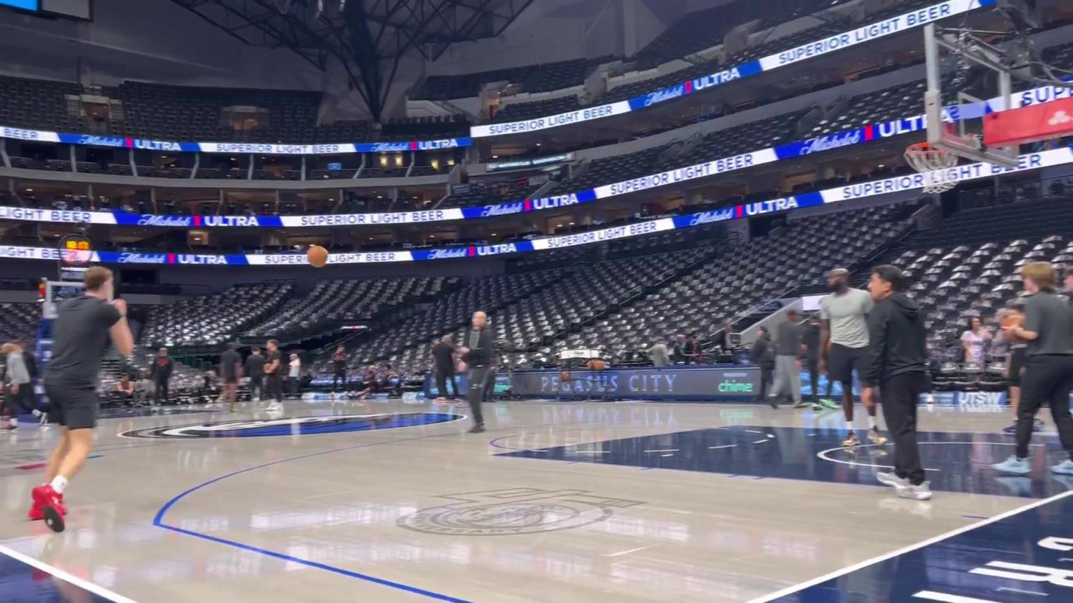 状元这投射水平如何?弗拉格赛前三分远投训练10投9中! 状元这投射水平如何?弗拉格赛前三分远投训练10投9中!