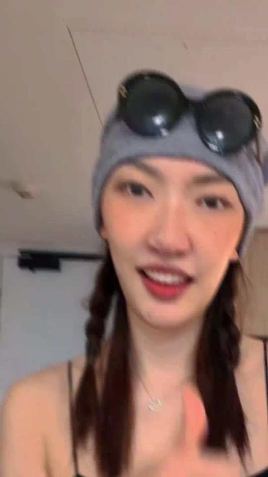 不打球的时候都是精致可爱的美眉~