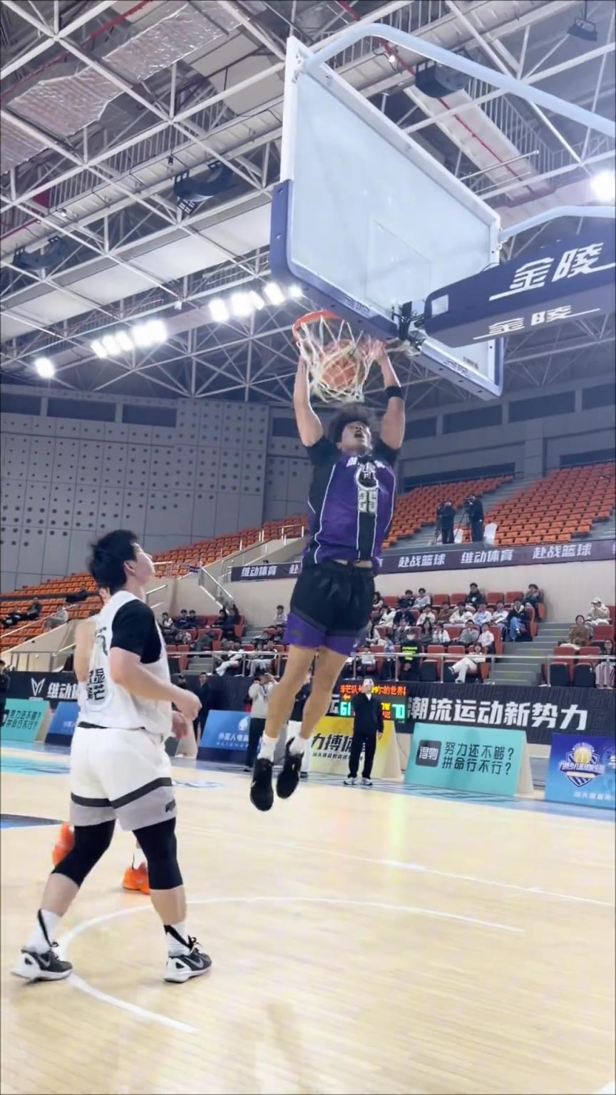 猛龍巴恩斯好哥們！吳勇豪今天曬打球視頻！太絲滑了！