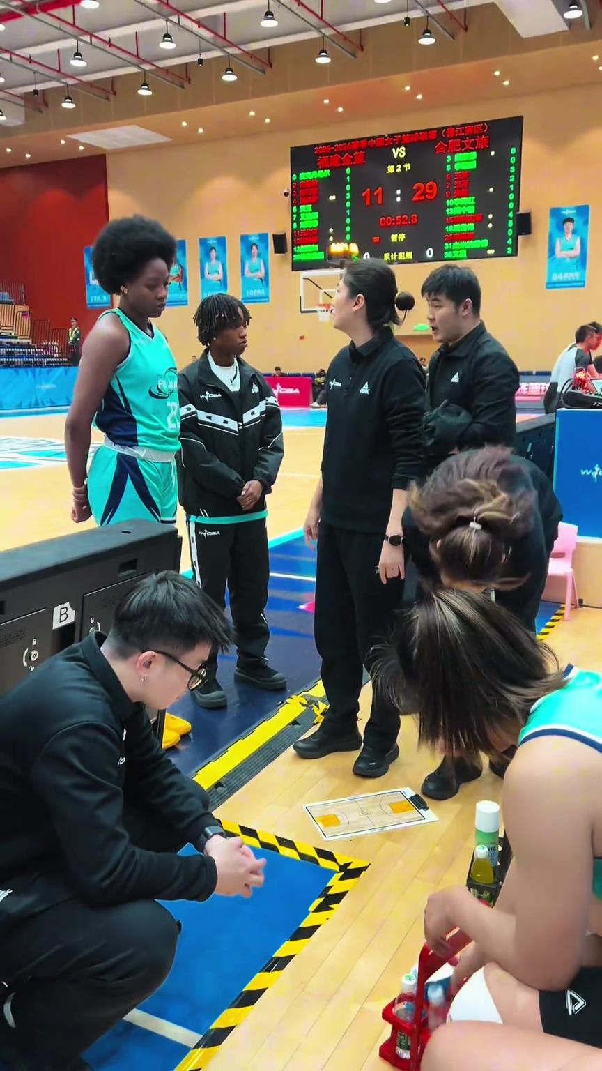 谁行谁上！没有例外！ 现场感受下卞指导的魄力...