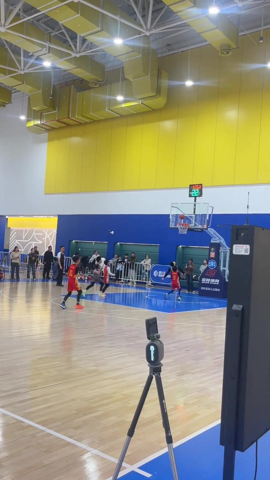 網(wǎng)紅小孩肌肉哥這敏捷度和技術(shù)層面有點(diǎn)斷層領(lǐng)先啊！