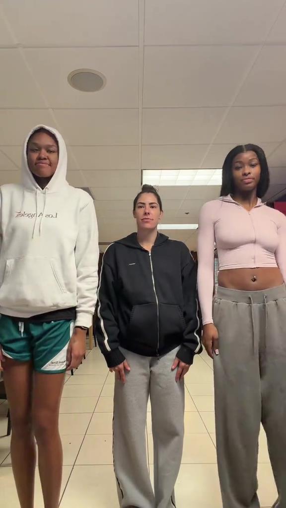 普拉姆作为女篮球员,舞蹈也不错哦!