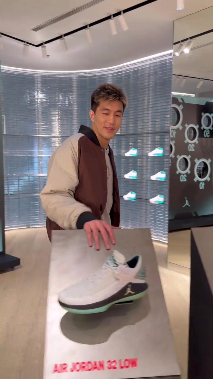 作为一名球员,职业生涯能拥有这么多款个人球鞋,值了...