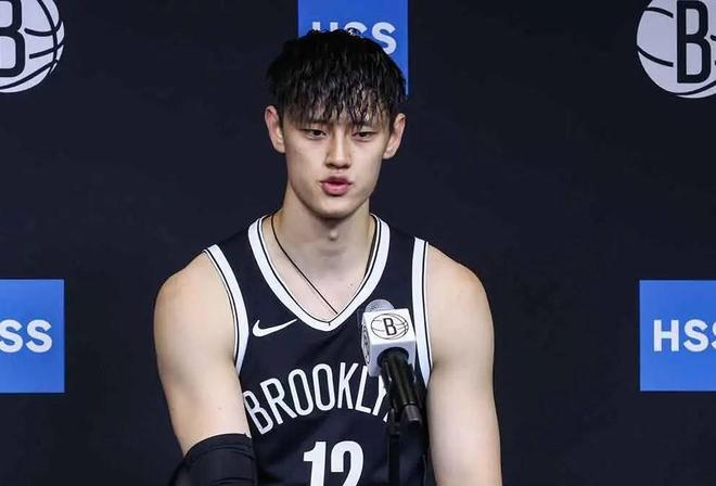 网媒谈曾凡博：回CBA赚7位数年薪；或略高于10万美元打G联赛
