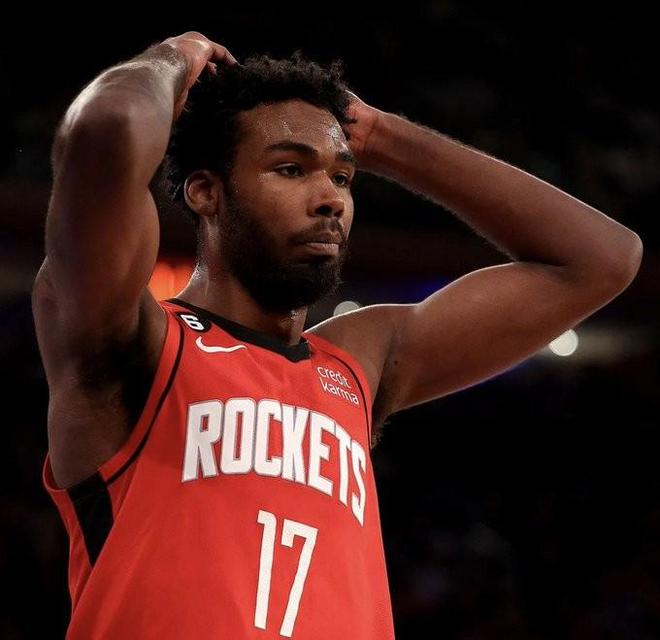 烏度卡：伊森將缺陣4-6周，但好在不會像比爾那樣賽季報銷