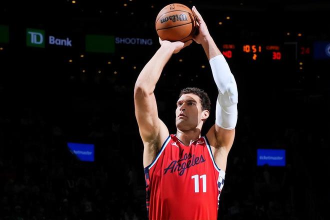 罕见地打出了一场不错的比赛,快船还会继续使用这位内线老将?