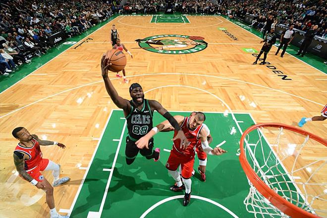 面对快船内线都能占据上风,凯尔特人先发中锋确实取得了一些进步