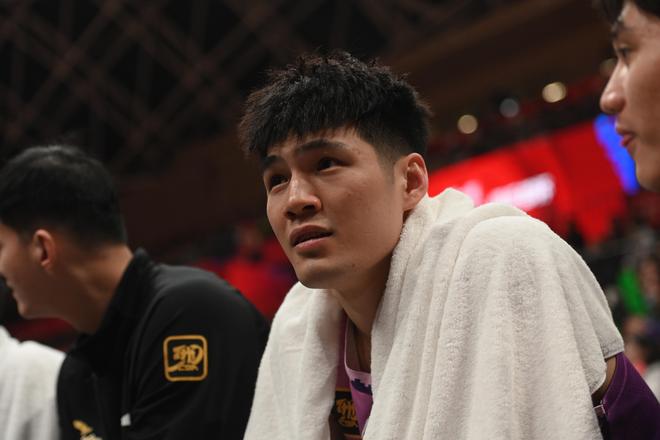 陈国豪致意老东家北控：感谢To新东家广州：一起前行无畏❤️...