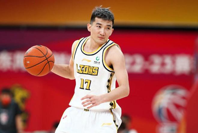 恭喜！孫銘徽追平張慶鵬并列排名CBA歷史搶斷榜第14位