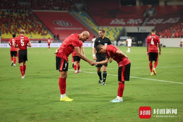 亚冠首秀 成都蓉城3-0轻取泰国曼谷联进军正赛