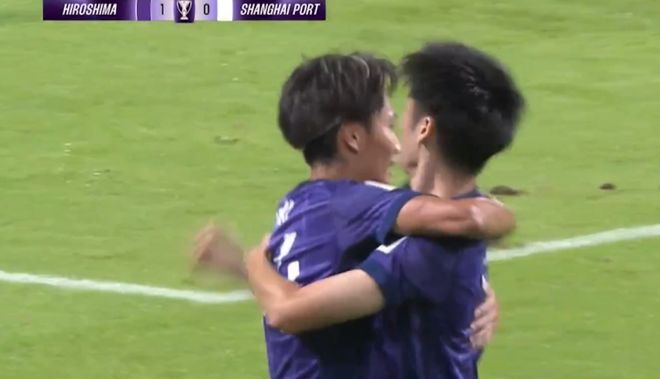 海港不设防！23场亚冠连丢44球，吾米提江漏人，三中卫防不住