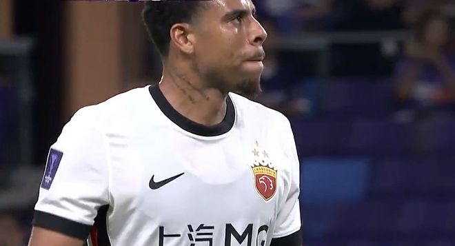 1-1！83分钟绝平日本劲旅 神锋含冤染红 中超豪门终结亚冠5连败