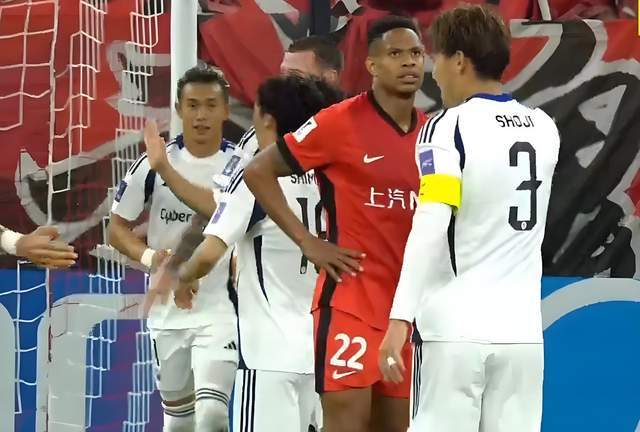 0-2！中超领头羊折戟亚冠，面对日本劲旅无还手之力，3轮1分垫底