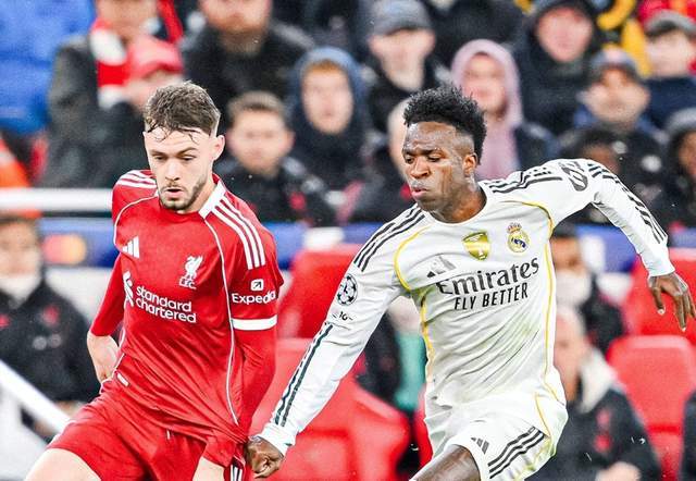 欧冠封神之战！22岁小将锁死皇马巨星：6万人鼓掌 官方MVP