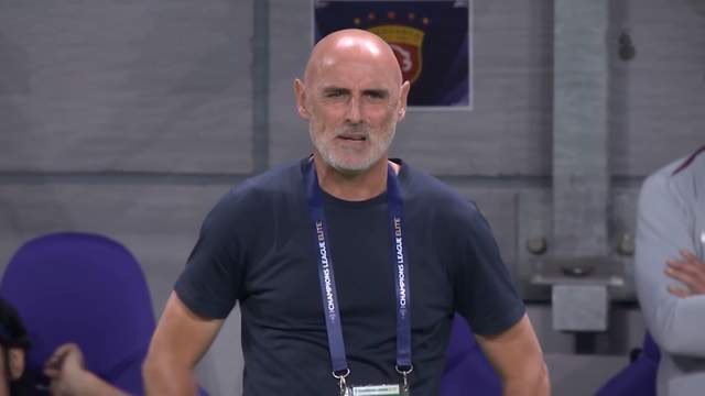 0-2，海港亚冠1平3负外战外行，颜骏凌判断失误 穆斯卡特无人可用