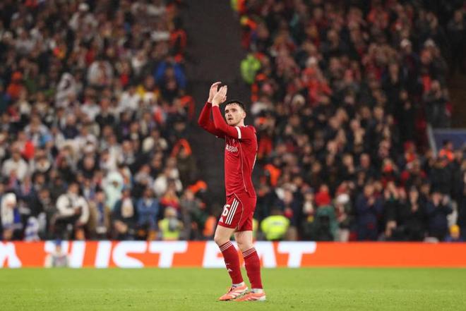 罗伯逊：这是至关重要的三分；布拉德利是个非凡的天才