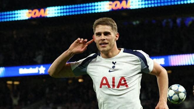 欧冠上演“后卫神迹”！范德文千里走单骑引爆全场