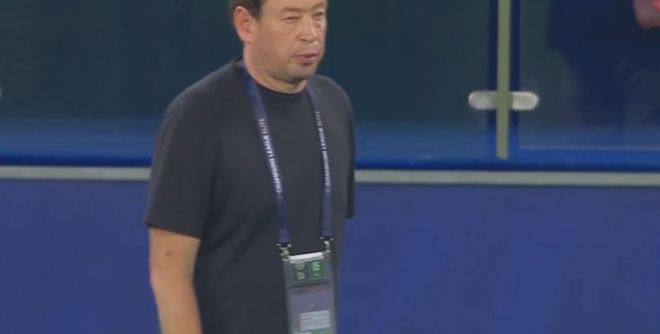 超离谱判罚！米内罗进球被吹，马纳法染黄，媒体人：亚冠意义何在