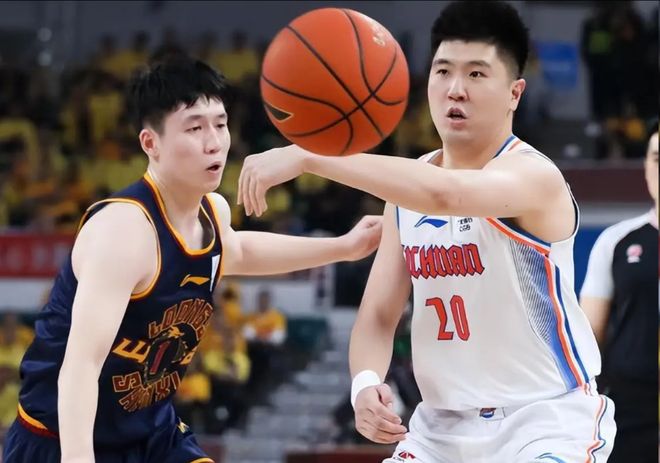 遭鱼腩队抛弃，又无缘加盟新疆，广东弃将最佳出路是香港金牛？