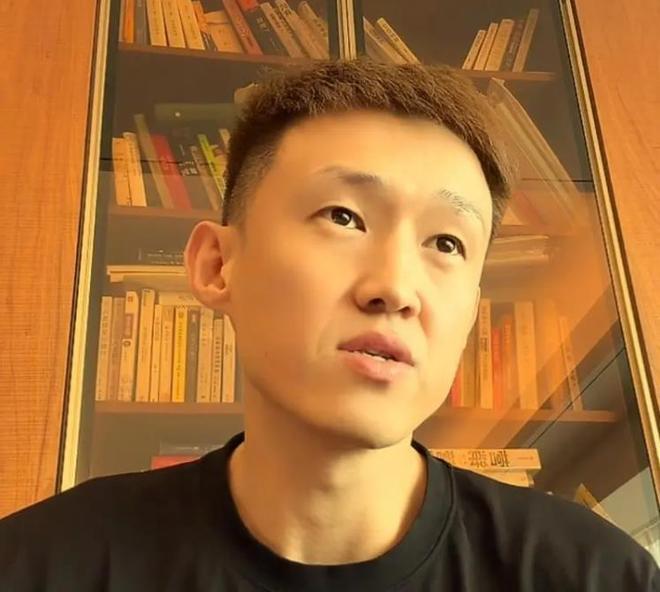 永远是榜样！周鹏透露易建联近况 身材管理特别棒