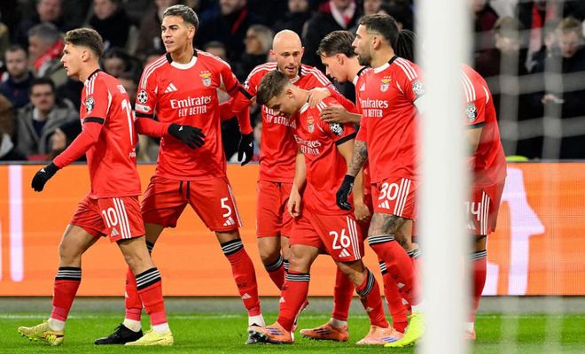 0-2！欧冠4冠王崩盘，5轮0分垫底，穆里尼奥终结6连败，重燃希望