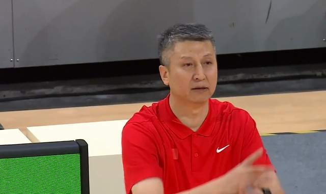矛头直指教练组？男篮名宿发声，4个字令人汗颜，数据对比很痛心