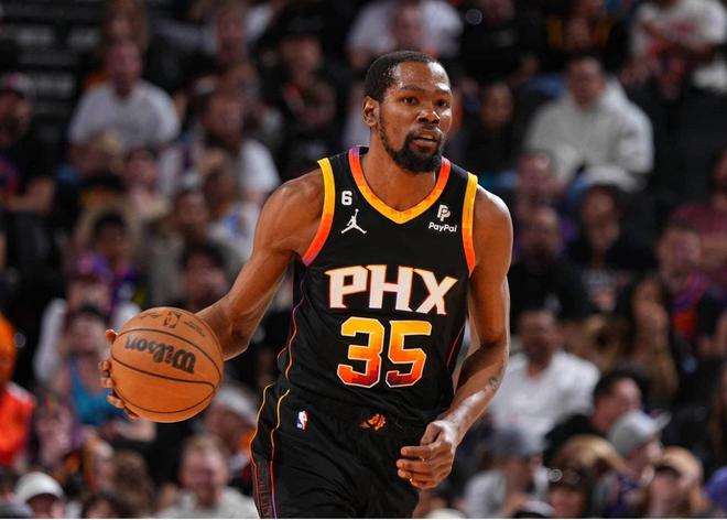 NBA 交易流言:两队竞逐杜兰特,字母哥最新动态,骑士交易球星