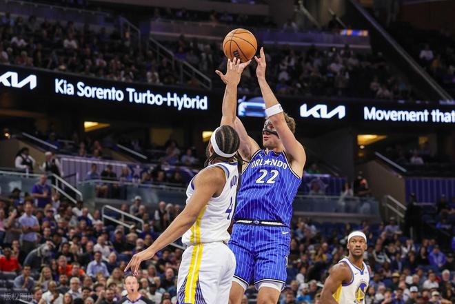 超越卡特!库里34+3+9得分里程碑!险些干架,巴特勒空砍33+7+4+3