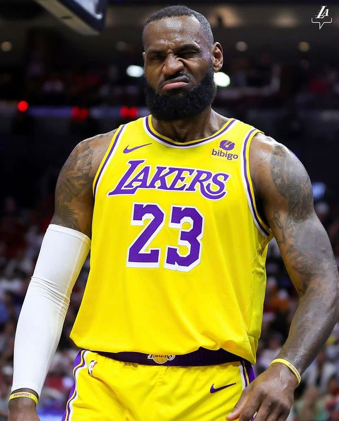 詹姆斯至今都被聯(lián)盟哄搶！名記：騎士和勇士等球隊渴望得到他！