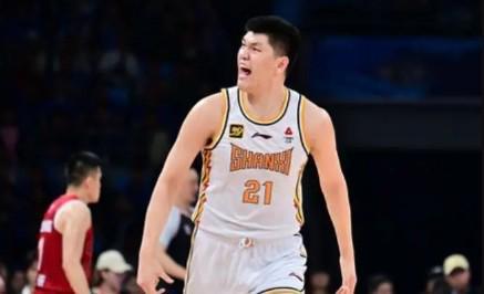 山西男篮内线刘传兴出战26分钟,8中7得到17分9篮板