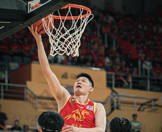 两战狂砍47分13板!全能内线完爆周琦,化身广厦第一进攻核心