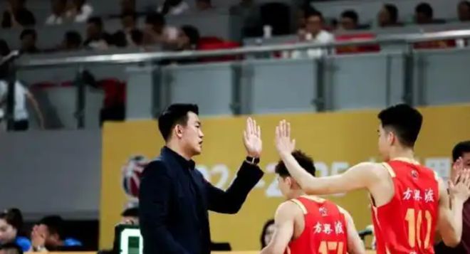 广厦G2胜北京各界说啥?苏群赞防守,广厦双核关键,北京输命中率