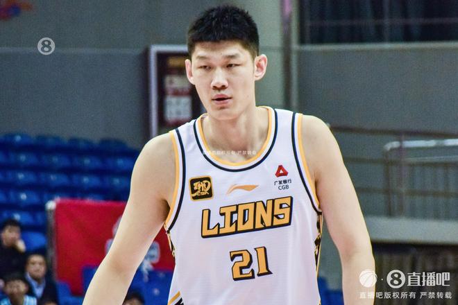 定海神针!胡金秋15中8拿到21分5板 正负值+13