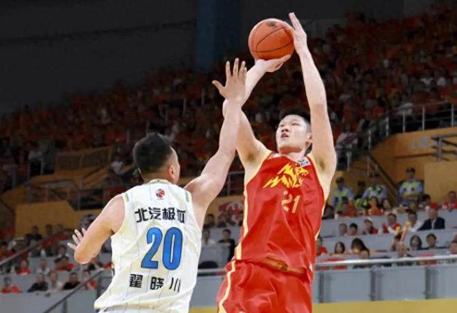 CBA总决赛疯狂一夜!北京队绝境重生,广厦揪出大罪人,不是布朗