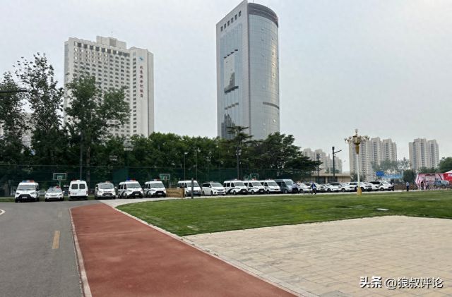 阵势有点吓人!媒体人曝CBA总决赛安保配置 约20台警用车抵达现场