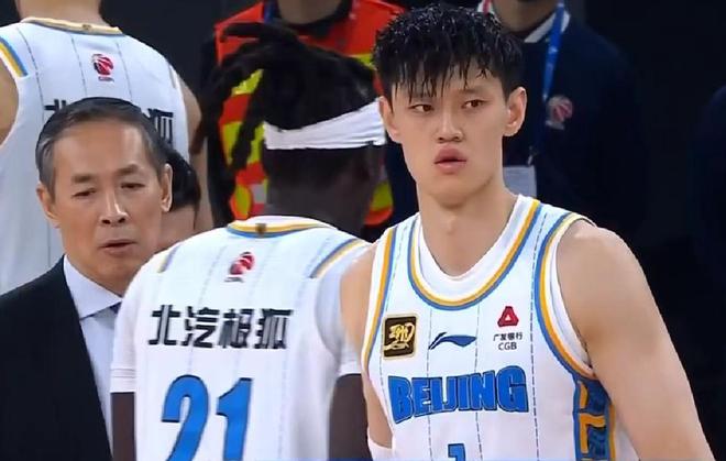 北京男篮9人合同到期,曾凡博再闯NBA,方硕和朱彦西面临退役!