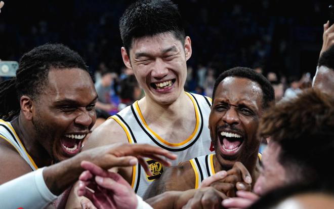 2点原因!广东队难留莫兰德,4个外援放走3,洛夫顿克星能续约