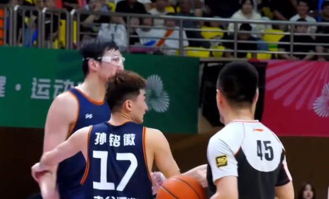 全运会四川队二连胜,周琦回应对阵辽宁时被驱逐,称当时不够冷静