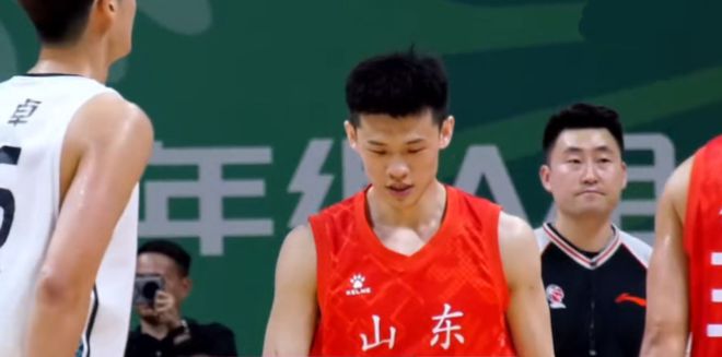 山东男篮输四川,三人得分上双,球星不足和多人被罚下是失败关键