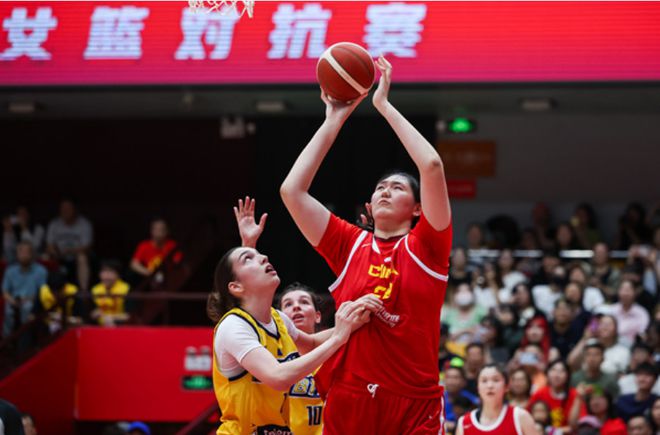 张子宇两战高效34+14:与韩旭双塔战术初见成效 有望出战亚洲杯