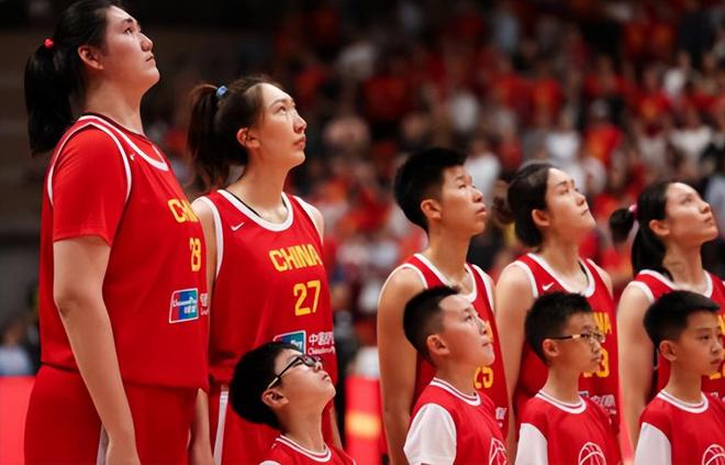 雙塔自然威懾力十足,可宮魯鳴別開心太早!女籃三連勝卻短板盡顯