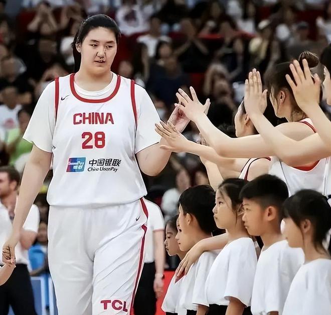杨毅点出张子宇隐患!球迷担心一旦受伤就成玻璃人,主帅自有妙计