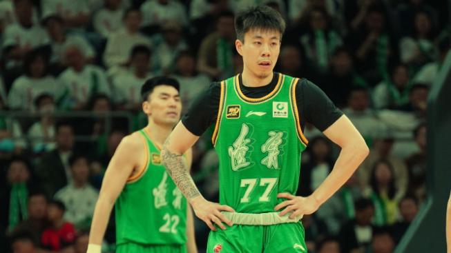 郭士强终于做出正确决定!张镇麟已离开男篮集训队,中国篮协批准